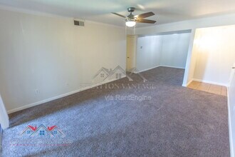 8260 E Arabian Trl in Scottsdale, AZ - Building Photo - Building Photo