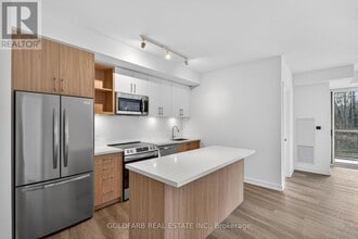 333 Sunseeker Ave in Innisfil, ON - Building Photo - Building Photo