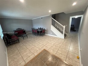 29 Madrid Ln in Davie, FL - Foto de edificio - Building Photo