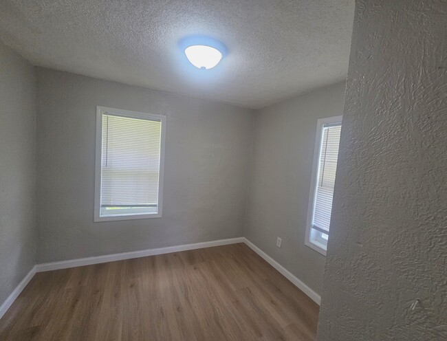 1820 W Elm St in Springfield, MO - Building Photo - Building Photo