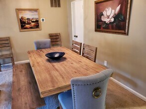 10309 Emerald Rock Dr in Oakton, VA - Building Photo - Building Photo