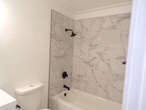 96 Mathews Dr in Hilton Head, SC - Building Photo - Building Photo