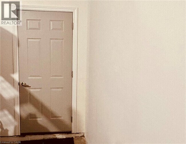 41 Idlewilde Ln in Hamilton, ON - Building Photo - Building Photo