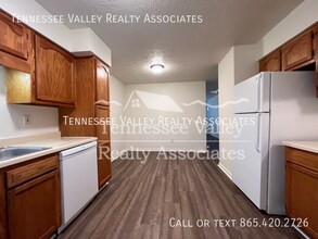 524 Wilson St in Lenoir City, TN - Building Photo - Building Photo