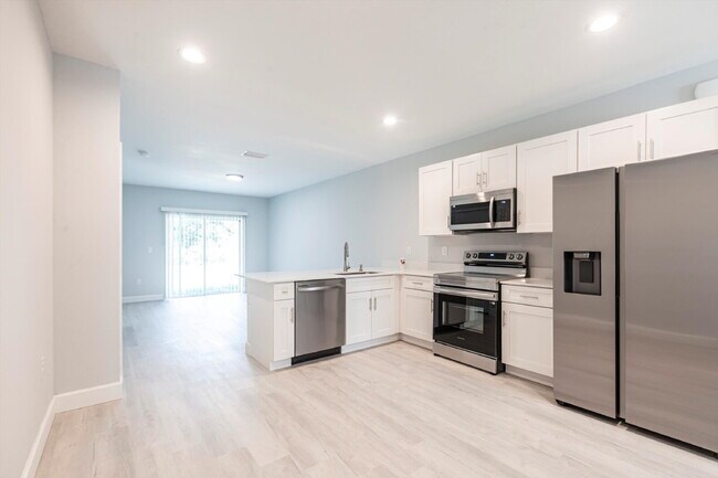 17070 Byron Ave in Port Charlotte, FL - Building Photo - Building Photo