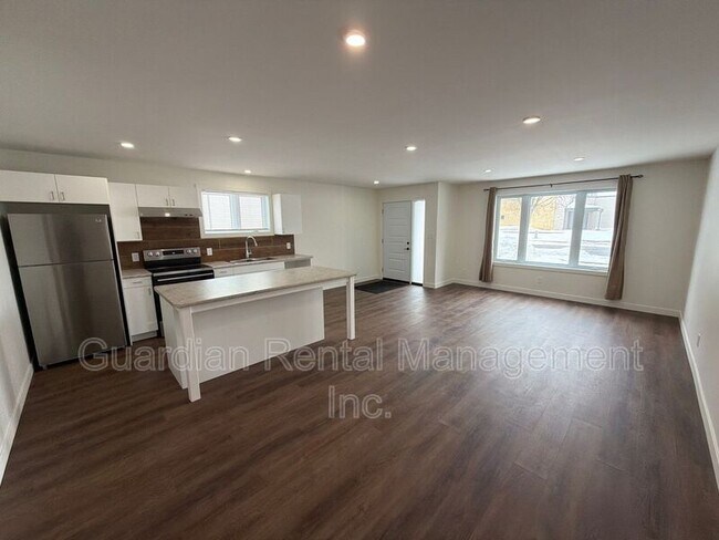 575 Syndicate Ave S in Thunder Bay, ON - Building Photo - Building Photo