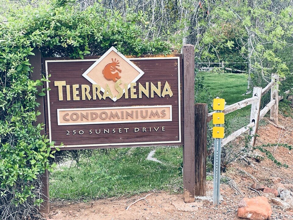 250 Sunset Ln in Sedona, AZ - Building Photo