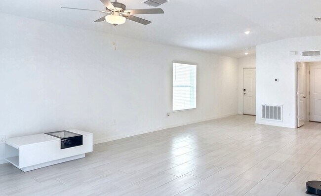22196 Calisto Wy in Land O Lakes, FL - Building Photo - Building Photo