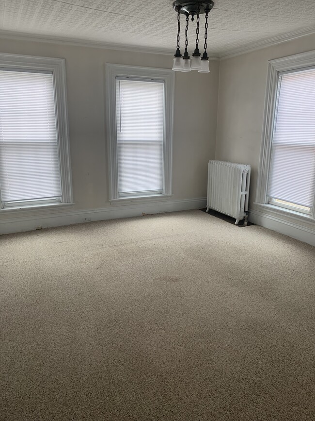 41 Ohio St, Unit One bedroom clean unit in Bangor, ME - Building Photo - Building Photo