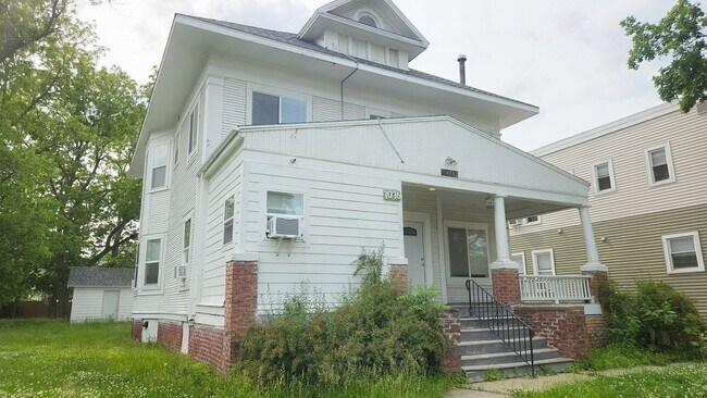 BG - 1076 21st St