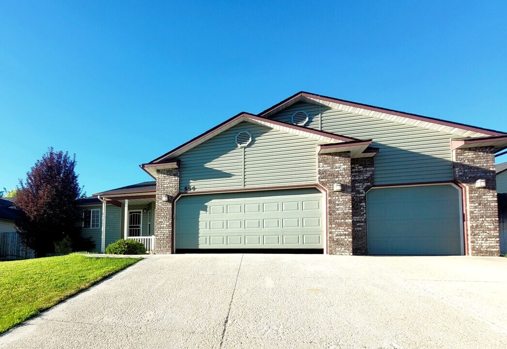 554 W Palmer Dr in Nampa, ID - Building Photo