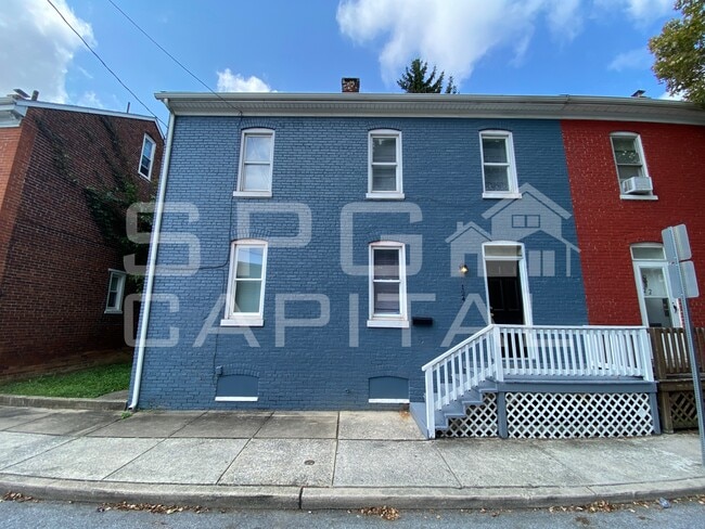 124 Cedar St