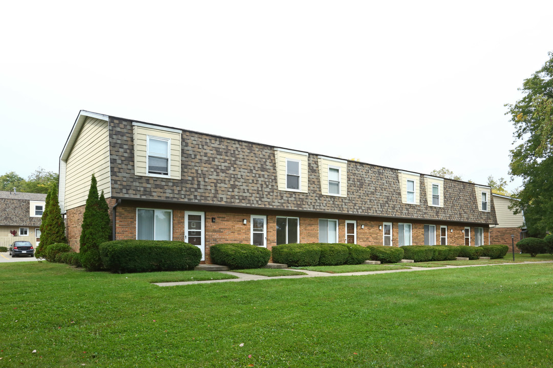 Kingsbrooke Townhomes in Jackson, MI - Foto de edificio