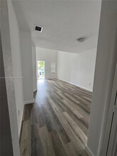 7515 NW 114th Path in Doral, FL - Building Photo - Building Photo