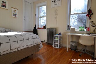 62 Egmont St, Unit 4 in Brookline, MA - Building Photo - Building Photo