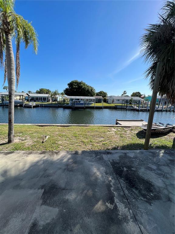 1037 Apollo Beach Blvd-Unit -B in Apollo Beach, FL - Building Photo - Building Photo