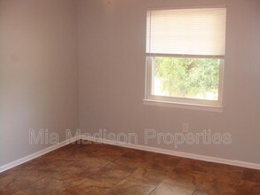 1 Oak Forest Ln-Unit -#A in Savannah, GA - Foto de edificio - Building Photo