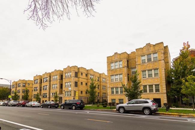 5032 W Washington Blvd in Chicago, IL - Foto de edificio - Building Photo