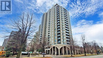 28 Empress Ave in Toronto, ON - Building Photo