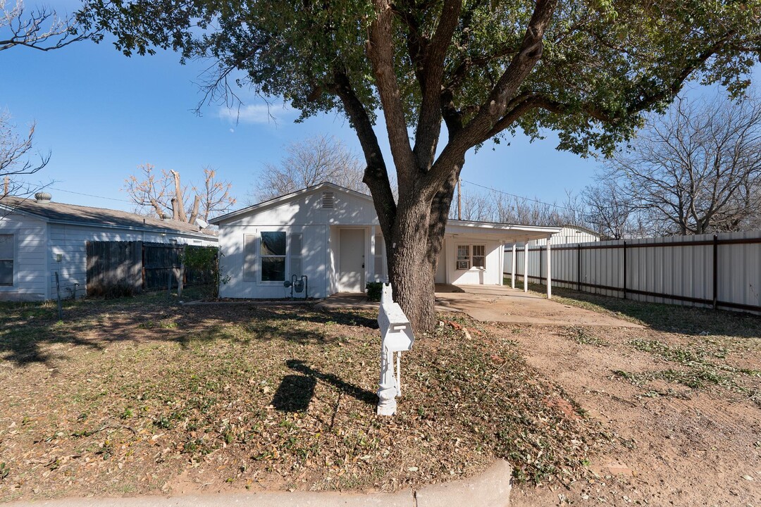 3017 Clinton St in Abilene, TX - Building Photo