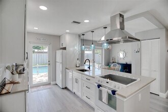 1437 NE 25th St in Pompano Beach, FL - Building Photo - Building Photo