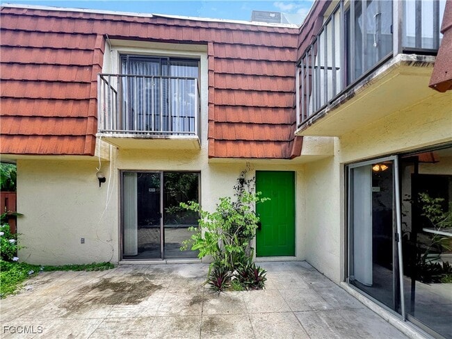 property at 5241 Cedarbend Dr