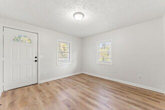 1459 Halsema Rd N in Jacksonville, FL - Building Photo - Building Photo