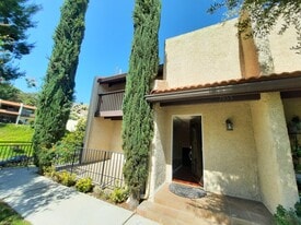 7955 Vía Latina in Burbank, CA - Building Photo