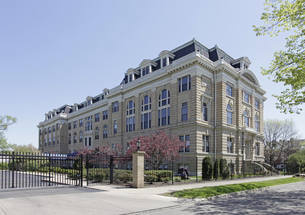 The Hannaford - 5 Minutes to Downtown Cincy in Newport, KY - Building Photo