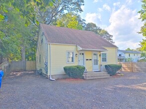 8 Howard Ct in East Hartford, CT - Building Photo - Building Photo