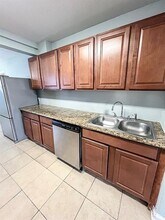 1502 Bayou Shore Dr in Galveston, TX - Building Photo - Building Photo