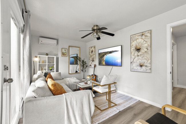 4989 Randlett Dr in La Mesa, CA - Building Photo - Building Photo