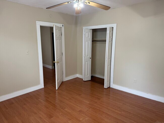 property at 2 Pomeroy Pl