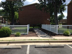 Mount Vernon Apartments in Alexandria, VA - Building Photo - Building Photo