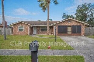 709 Hillville Dr in Port Orange, FL - Building Photo