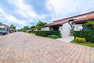 3474 S Ocean Blvd in Palm Beach, FL - Building Photo - Building Photo