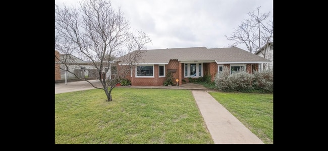 1005 W Cuthbert Ave in Midland, TX - Building Photo - Building Photo