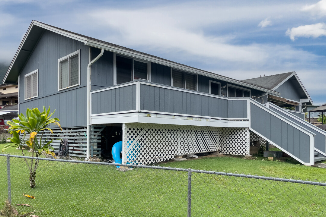 47-501 Ahuimanu Rd in Kaneohe, HI - Building Photo