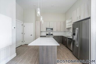 340 Bremen St in Boston, MA - Foto de edificio - Building Photo