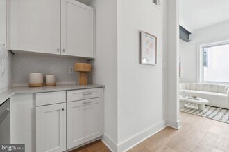 901 King St in Alexandria, VA - Foto de edificio - Building Photo