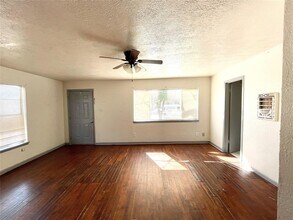 7427 Avenue I-Unit -E in Houston, TX - Building Photo - Building Photo