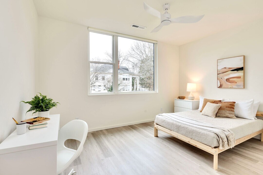 238 N Dillard St in Durham, NC - Building Photo
