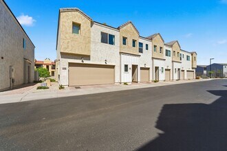 2146 W Harmont Dr in Phoenix, AZ - Building Photo - Building Photo