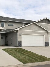 9026 W Ark Pl in Sioux Falls, SD - Building Photo - Building Photo