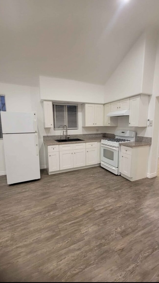 1276 N Hamilton Blvd, Unit 1276 in Pomona, CA - Building Photo - Building Photo