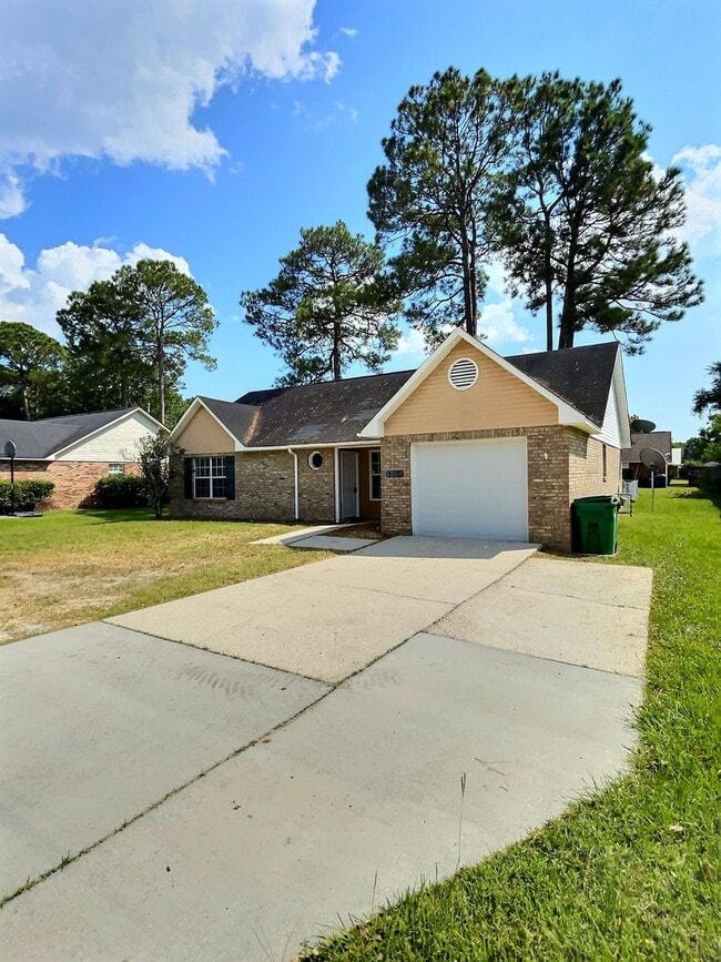 5400 Old Fort Bayou Rd in Ocean Springs, MS - Building Photo - Building Photo