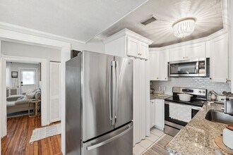 1010-1011 11th St N in St. Petersburg, FL - Building Photo - Building Photo