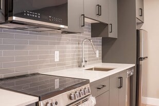 77 Colonial Cres in Halifax, NS - Building Photo