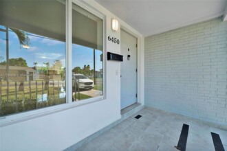 6450 SW 28th St in Miami, FL - Building Photo - Building Photo