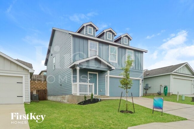 14018 Silos Meadows in San Antonio, TX - Foto de edificio - Building Photo